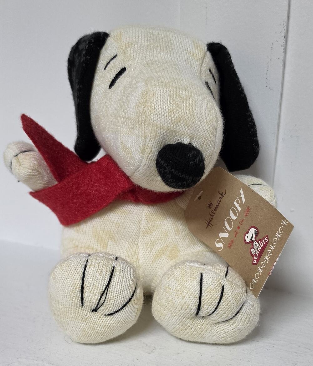 Hallmark Peanuts 2014 Knit Snoopy Plush – Cozy Collectible, Clean & Adorable